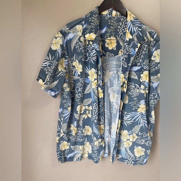 Vintage Hawaiian Beach Vacation Floral Button Down Casual Shirt - Picture 2 of 6